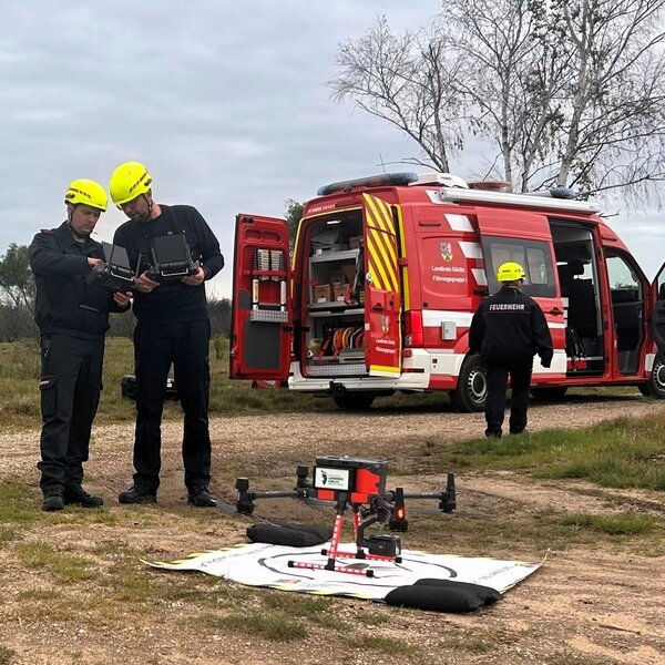 Training zur Lageerkundung mit der Drohne in der Gohrischheide im Landkreis Mei&szlig;en