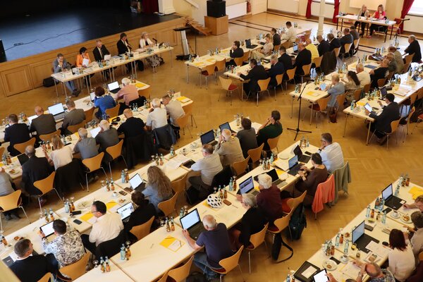 Sitzung des Kreistages Mei&szlig;en im Jahr 2025 in der B&ouml;rse Coswig