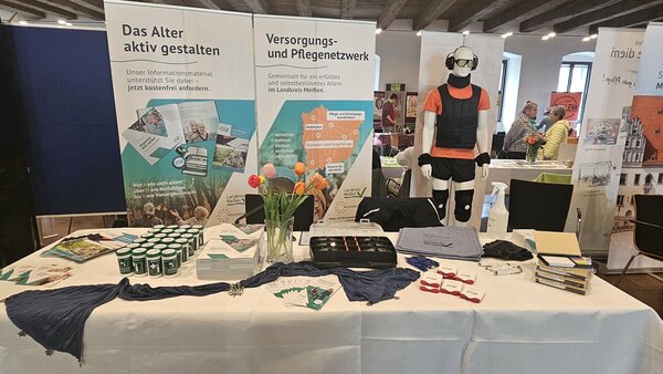 Der Stand von Pflegekoordination und Behindertenberatung des Landkreises zum Seniorentag