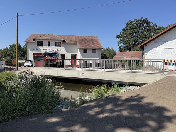 Bild vergr&ouml;&szlig;ern: Die Gro&szlig;e R&ouml;der, die neue Br&uuml;cke und die Feuerwache.