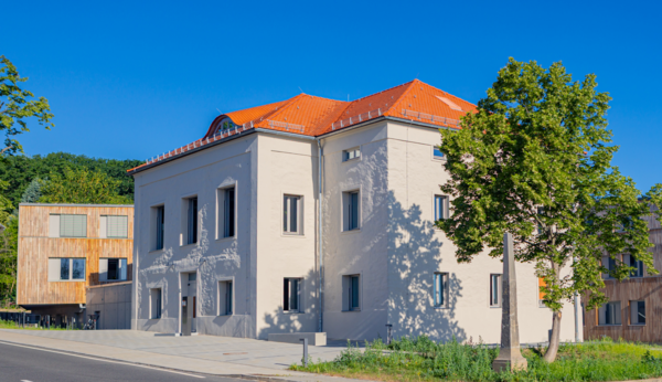 Bild vergr&ouml;&szlig;ern: Geb&auml;ude