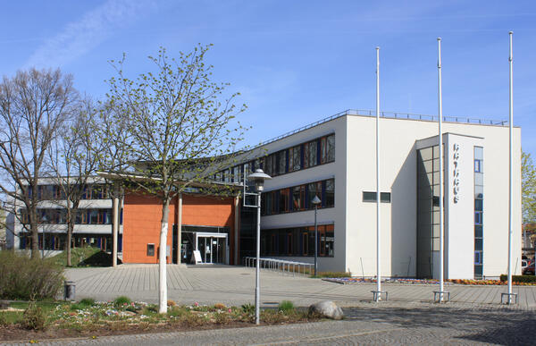 Bild vergr&ouml;&szlig;ern: Das Rathaus der Gro&szlig;en Kreisstadt Coswig.