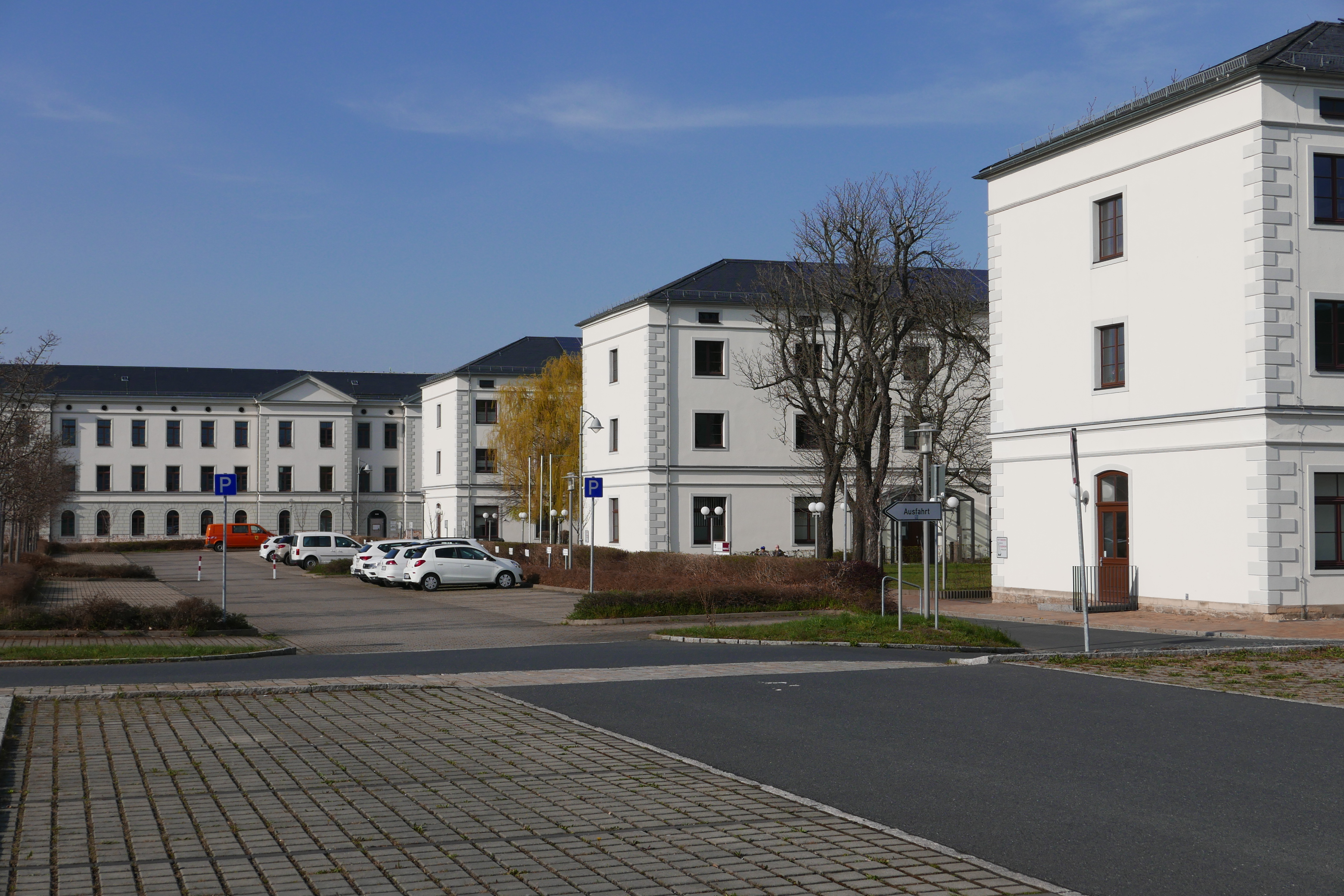 Bild vergrößern: Landratsamt Meißen - Gebäude am Remonteplatz in Großenhain